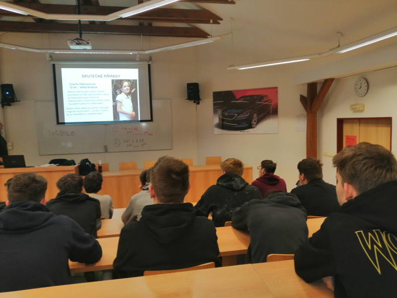 Přednášky na téma : Kyberšikana, Nebezpečí v kyberprostoru - foto